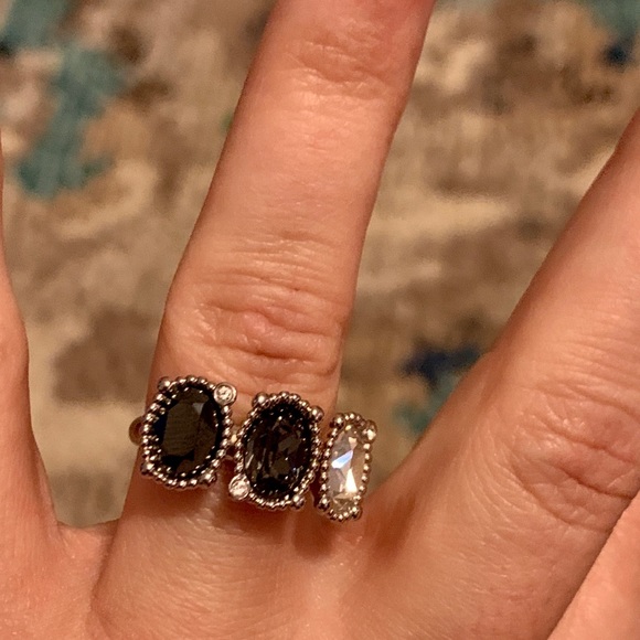 Swarovski SET: Three Stone Ring And Earrings Set - Picture 2 of 4